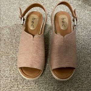 b.o.c. Women's Tan Sandals